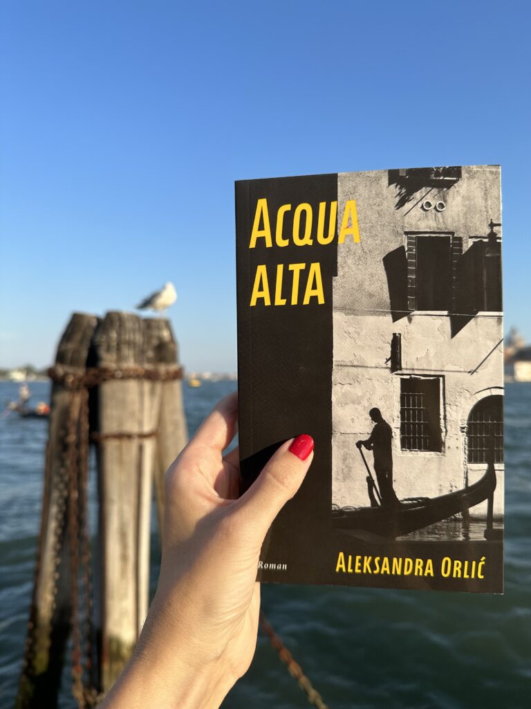 "Aqua Alta" je savršena knjiga za trenutke mira, za sve one koji žele usporiti, udahnuti i prepustiti se ljepoti književnosti.